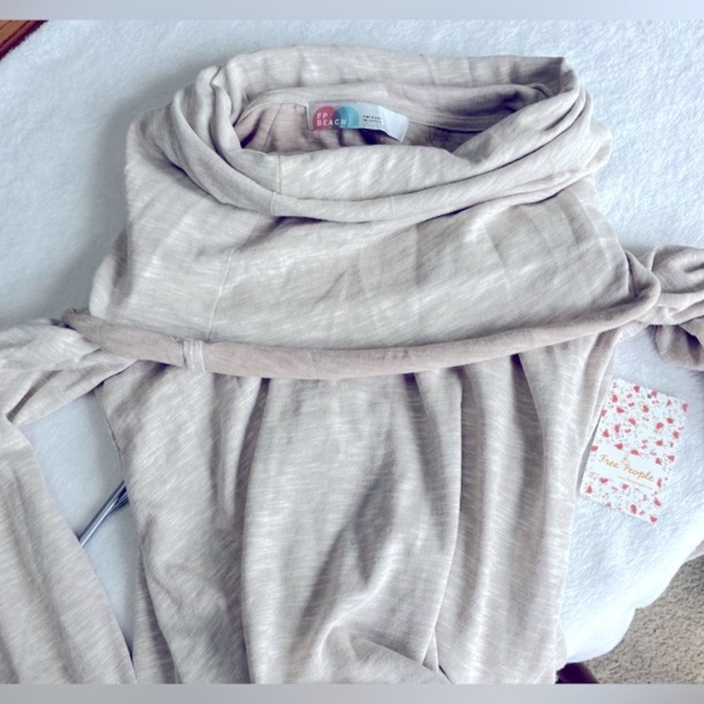 Free People Beach size XS/S Oversized Tan Cocoon cowlneck pullover long sleeve - Picture 7 of 13